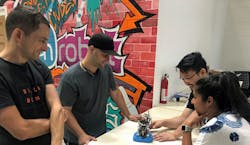 Team-around-Gecko-sb Team-around-Gecko-sb