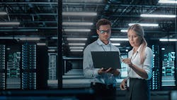 1660263771444 Manandwomanreviewinginformationonlaptopinadatacenter 1660263771444 Manandwomanreviewinginformationonlaptopinadatacenter