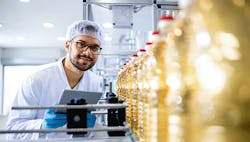 1660317255960 Manoverviewingbottleinspection 1660317255960 Manoverviewingbottleinspection