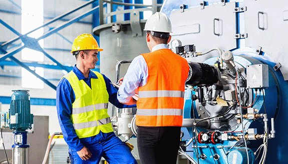 1660317260597 Workerandmanagerinindustrialfactorydiscussingacceptanceofmachine