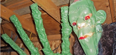 1660601932637 Cd1410livewirejmspookygarageattributes