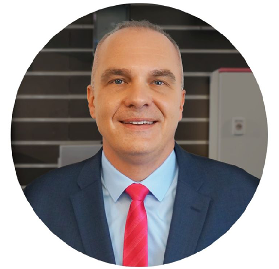 1661879390981 Andreasruzicheadshotweb2