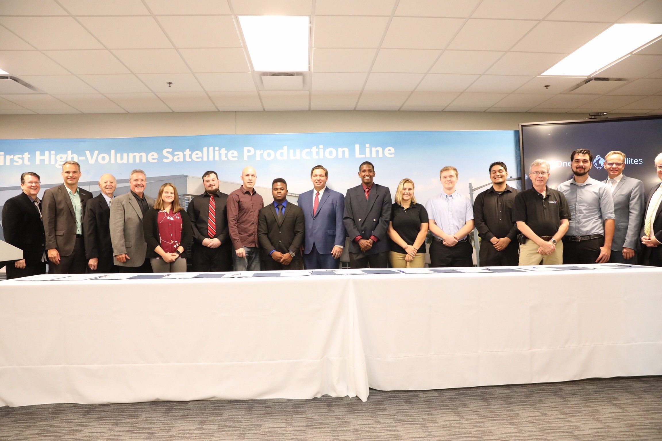 1661880423659 Governorsccapsigning