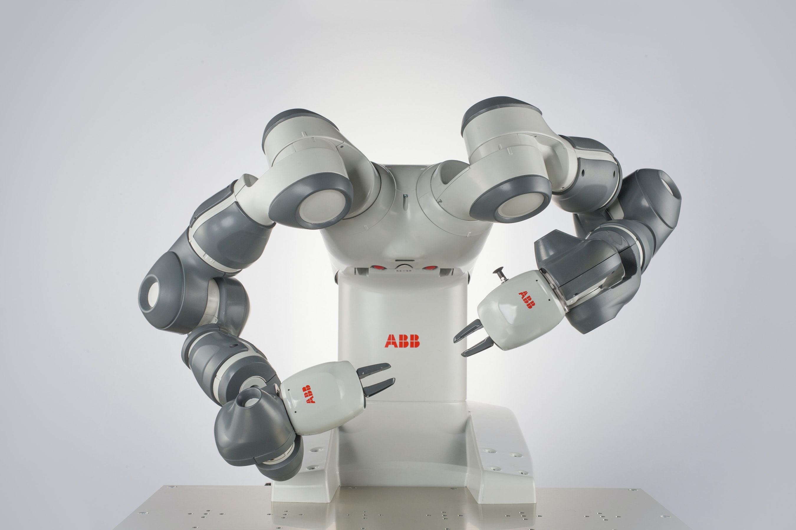 ABB YuMi Collaborative Robot To Make First Public North American ...