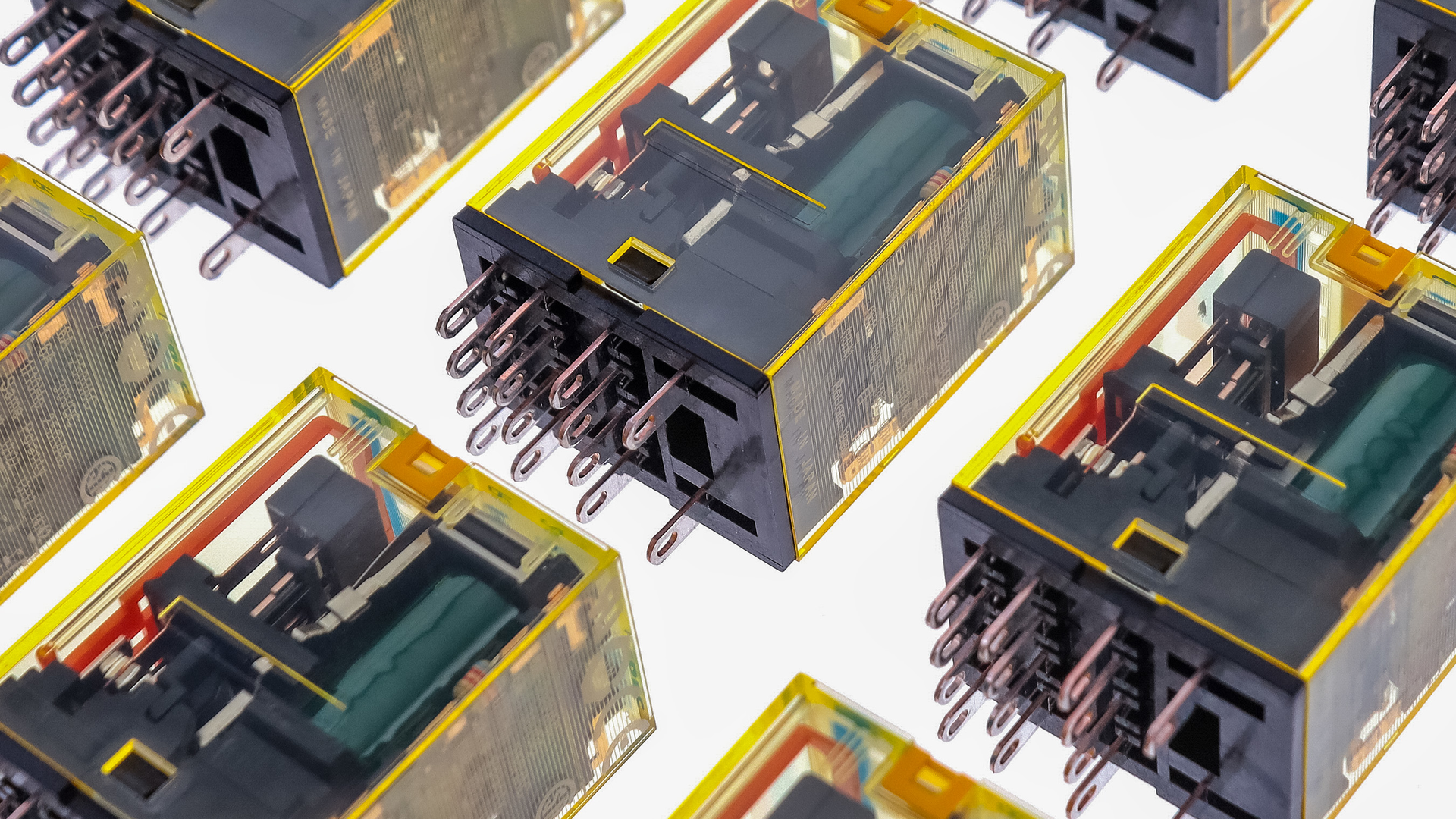 Idec Relay Diagonal View Crop 63ea97154638d