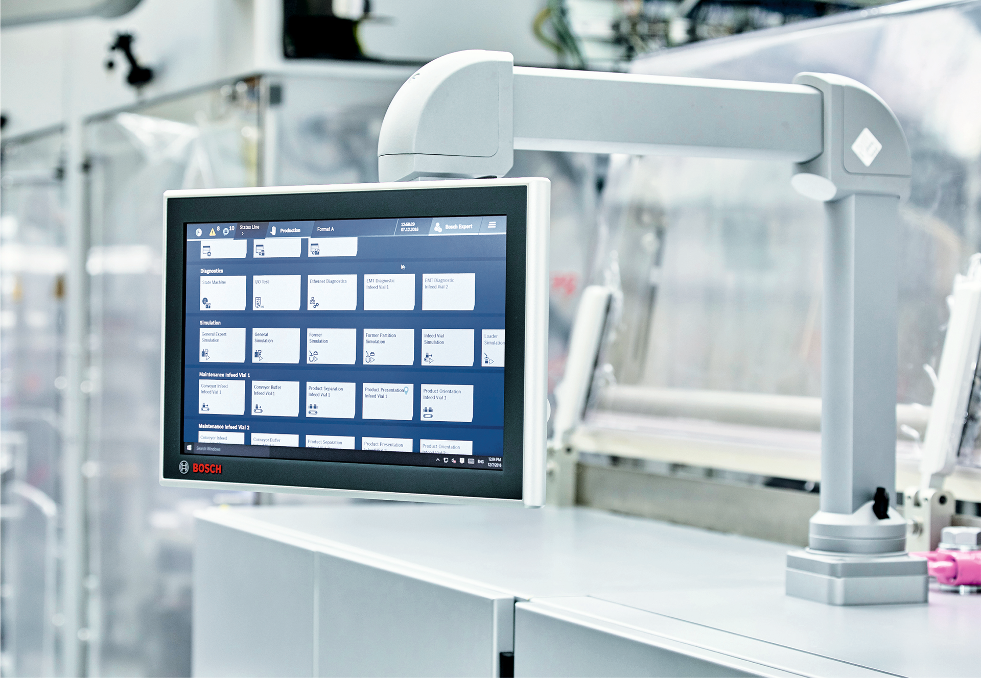 Figure 2: Along with options for mounting and customization, multi-touch functionality delivers an intuitive user experience that simplifies operator training.