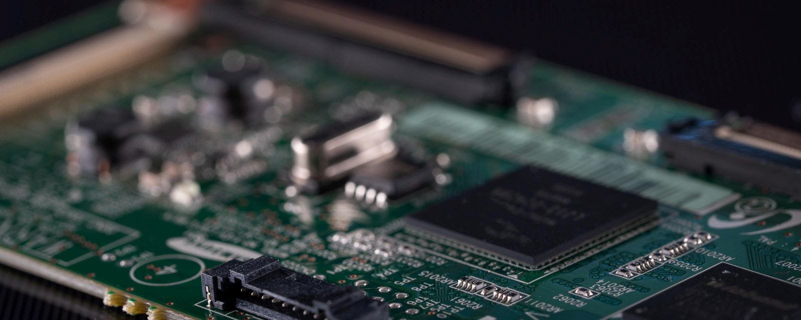 65677a508eae27001ebef644 Cia Focuses New Group On Transceivers For Microcon