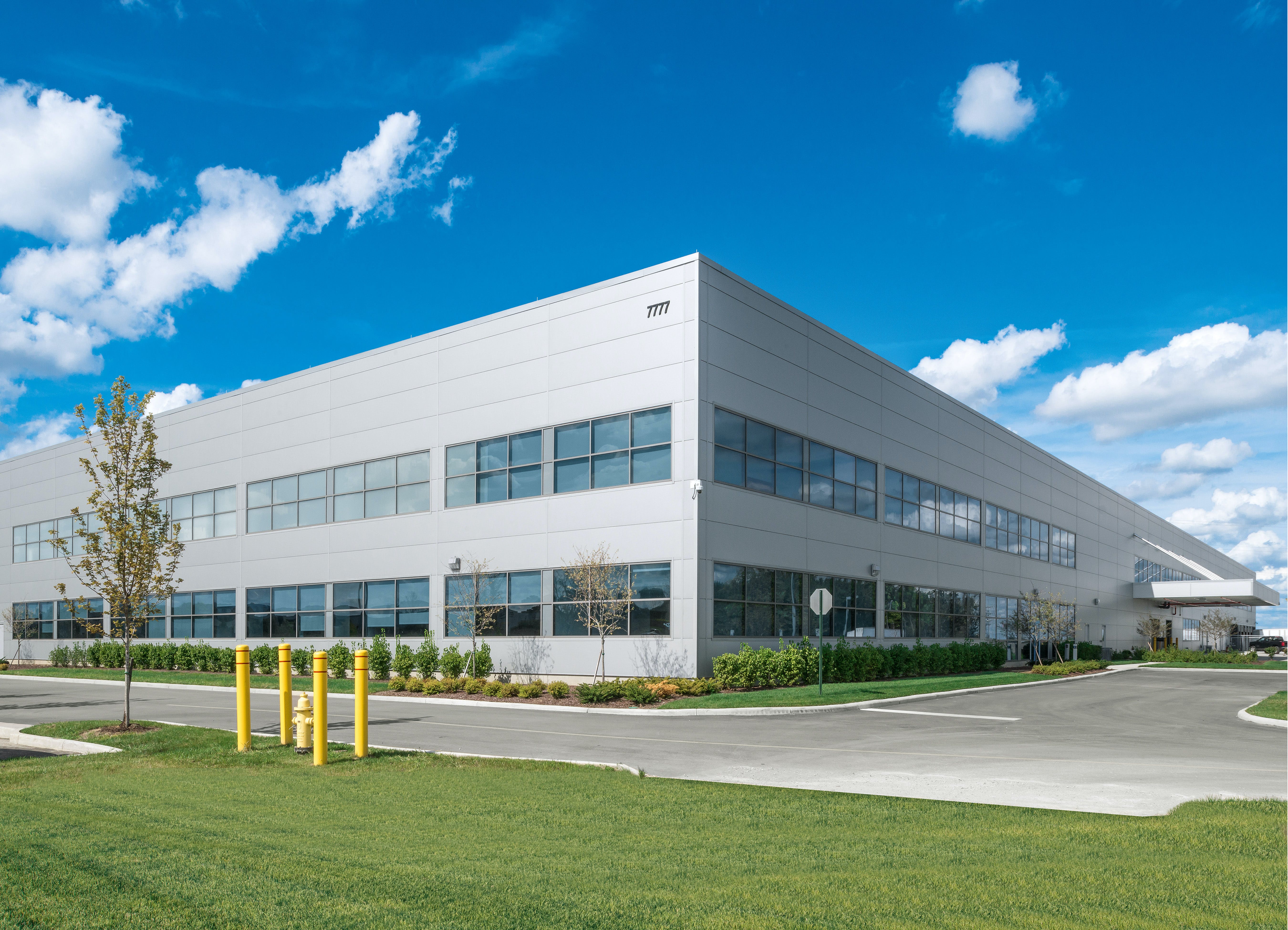 Figure 1: The Festo Regional Service Center, a 526,000-sq-ft complex employing 350 people on a 47-acre campus, ships around 35 million pieces each year.