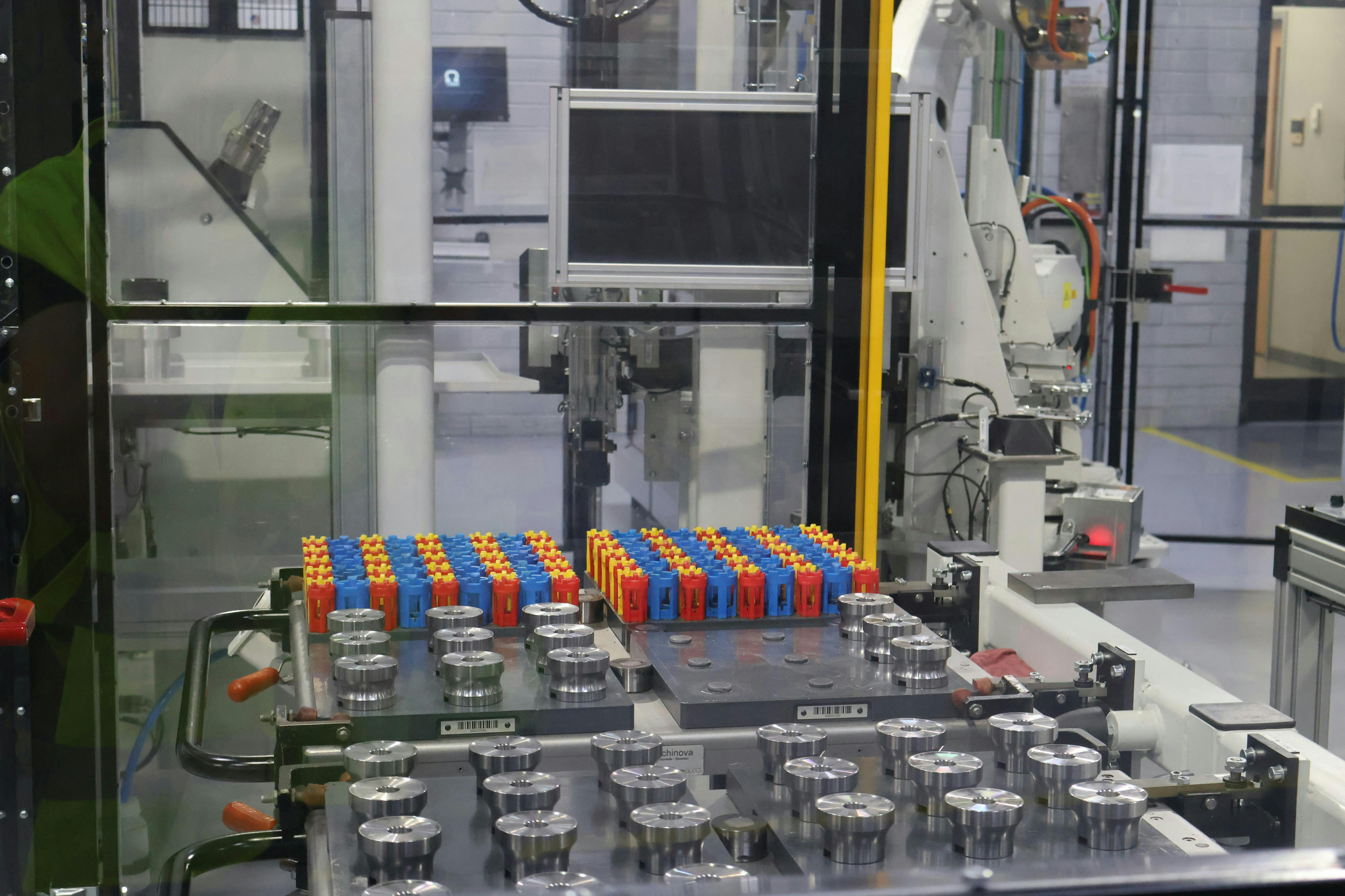 Figure 1: In addition to interacting with Sandvik Coromant experts, attendees got a tour of the company’s manufacturing facility and witnessed live tooling and machining demonstrations. Figure 1: In addition to interacting with Sandvik Coromant experts, attendees got a tour of the company’s manufacturing facility and witnessed live tooling and machining demonstrations.