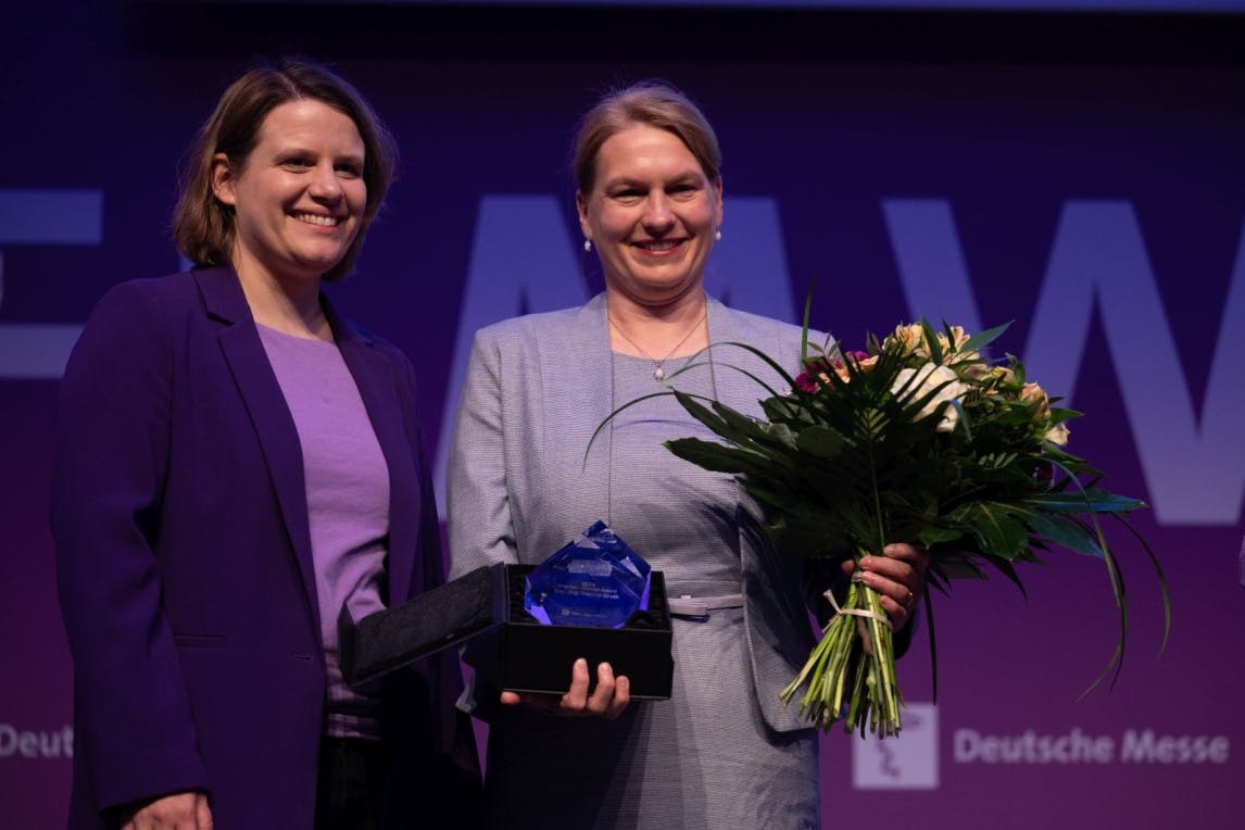 662a5fae690ad0001e32601b Femworxgewinnerin