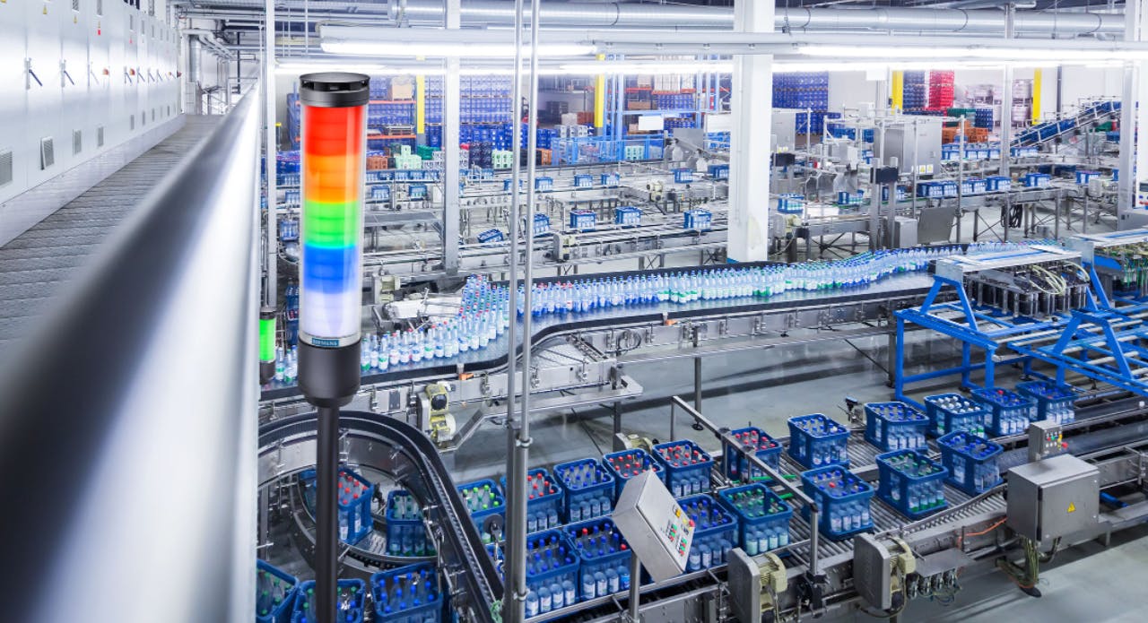 Figure 7: Some signaling columns can be controlled either via conventional wiring or via IO-Link.