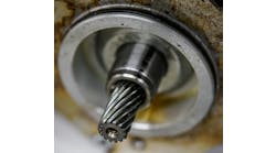 Detail of the spindle pitch of the servo motor. Detail of the spindle pitch of the servo motor.