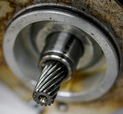 Detail of the spindle pitch of the servo motor. Detail of the spindle pitch of the servo motor.