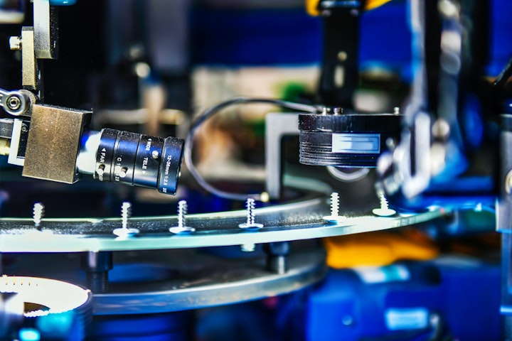 High-quality control in manufacturing optical sorting machine for fasteners screw in product line
