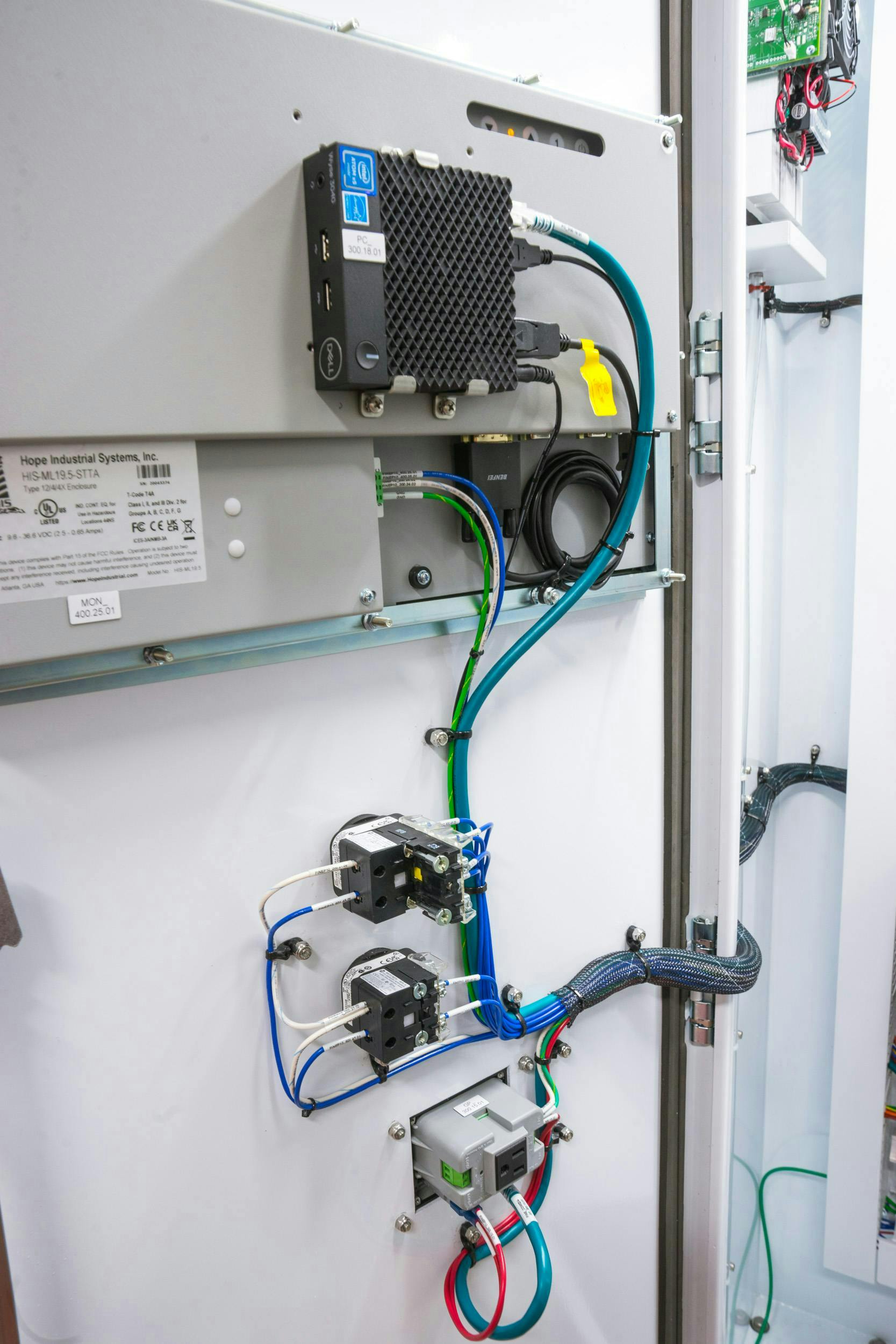 Figure 4: Clients dictate component choice about 75% of the time. Figure 4: Clients dictate component choice about 75% of the time.