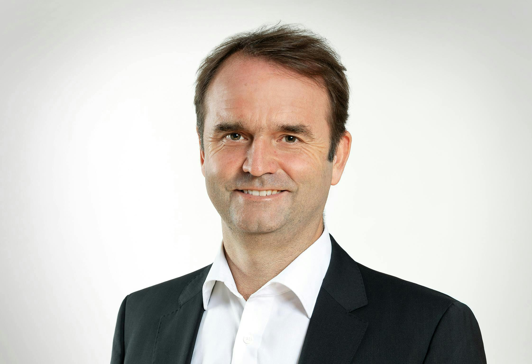 Figure 1: Dr. Mirko Lehmann Figure 1: Dr. Mirko Lehmann