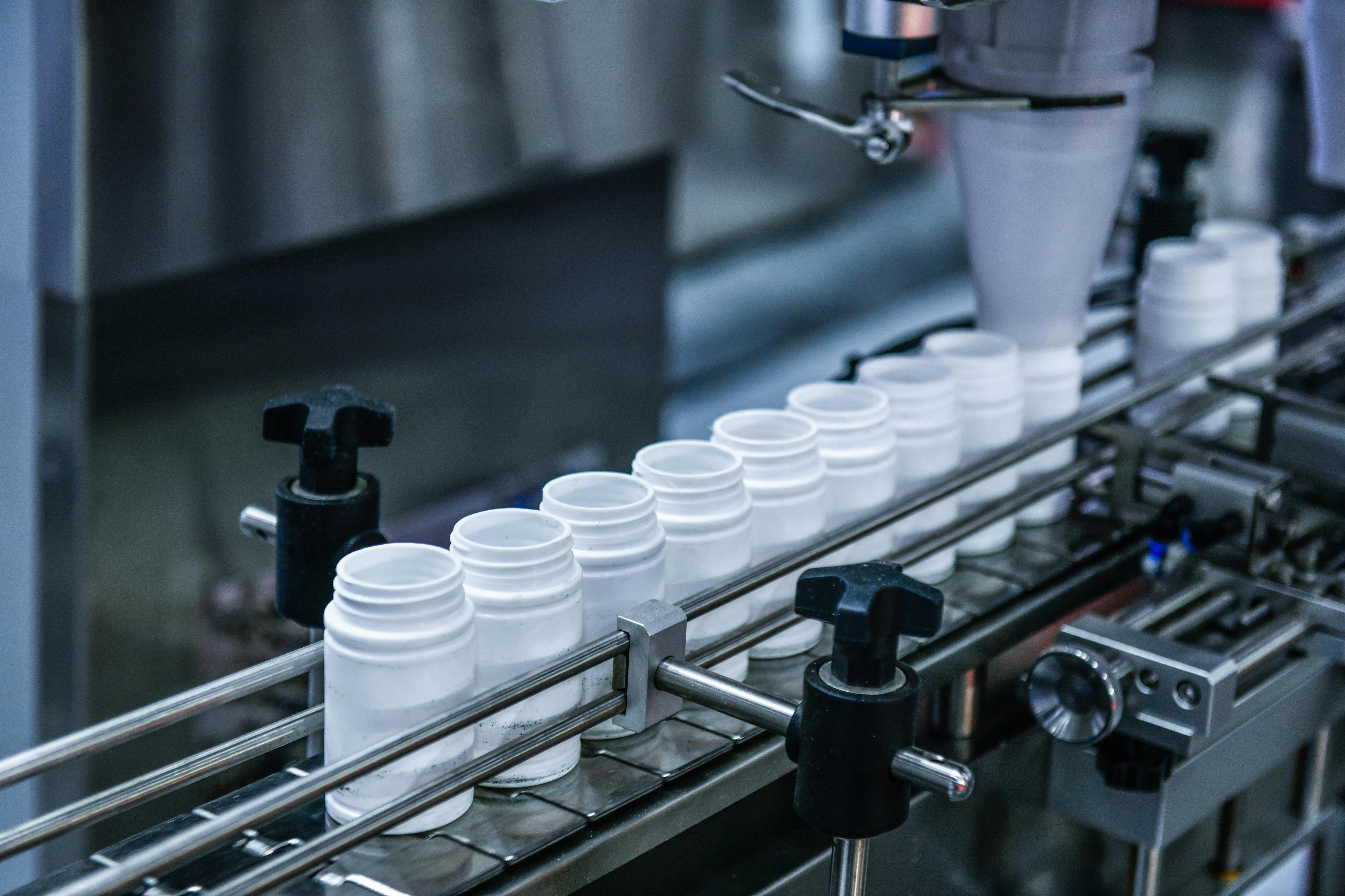 High speed counting and automatic tablet bottling machine in the pharmaceutical industry production line